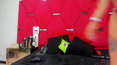 Vaneza online show from 06/10/26, 04:34