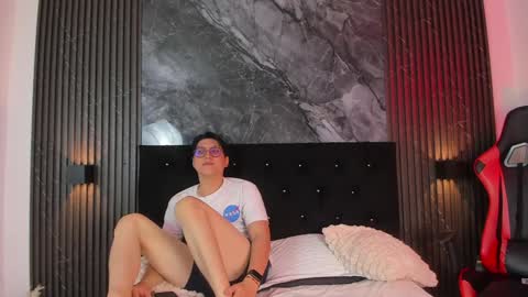 vanilla_hot_ online show from 02/07/25, 01:32