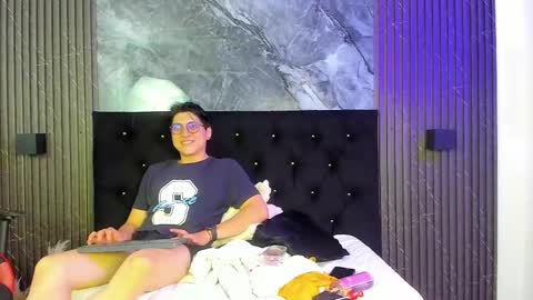 vanilla_hot_ online show from 03/03/25, 01:09
