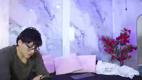 vanilla_hot_ online show from 09/19/25, 07:58