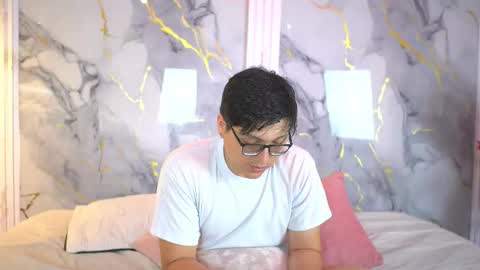 vanilla_hot_ online show from 10/13/25, 07:36