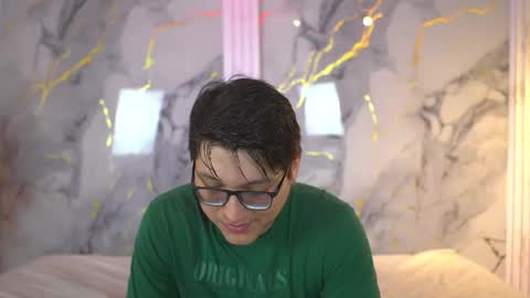 vanilla_hot_ online show from 10/28/25, 01:36