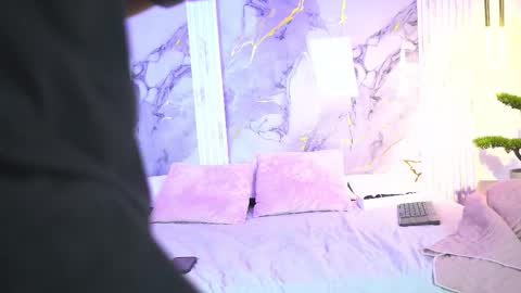 vanilla_hot_ online show from 11/07/25, 01:33