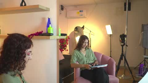 vanilla_hot_ online show from 11/14/25, 01:54