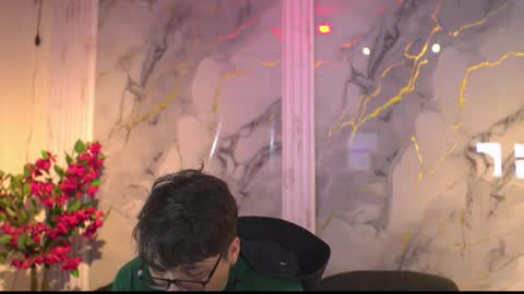 vanilla_hot_ online show from 11/21/25, 08:18