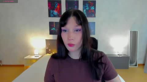 Mia online show from 05/10/26, 07:57