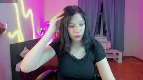 Mia online show from 05/18/26, 01:35