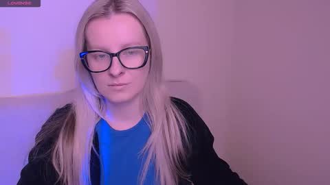 Mia online show from 11/20/25, 09:20