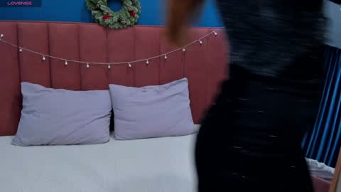 Sofia online show from 12/23/24, 12:57