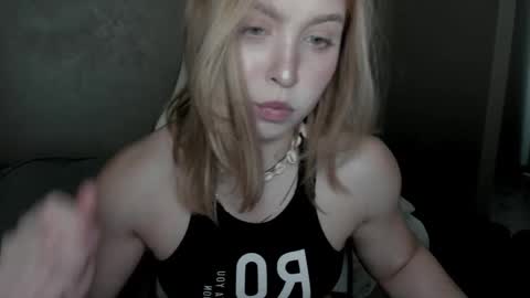 Snapshot of vanillalivitski chatting on 09/16/25, 11:11 Vanilla online show from 09/16/25, 11:11