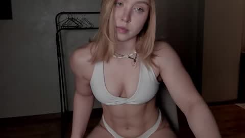 Snapshot of vanillalivitski chatting on 10/03/25, 11:18 Vanilla online show from 10/03/25, 11:18