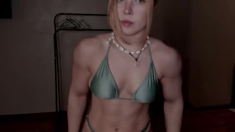 Snapshot of vanillalivitski chatting on 10/04/25, 10:57 Vanilla online show from 10/04/25, 10:57