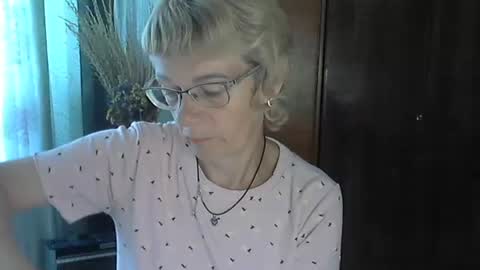 Vanillaxcreamy online show from 10/03/25, 08:44