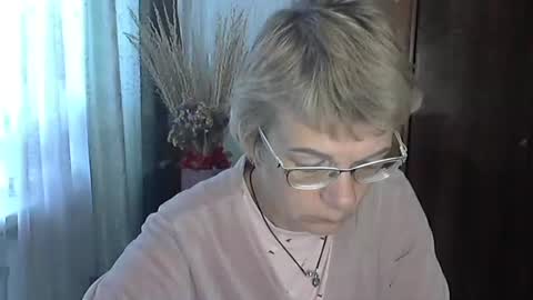 Vanillaxcreamy online show from 10/21/25, 10:05