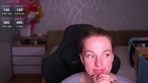 Snapshot of vanille_mystery chatting on 10/21/25, 04:51 Sophie online show from 10/21/25, 04:51