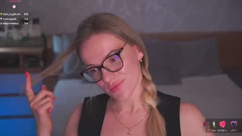 Sophie online show from 06/11/26, 04:10