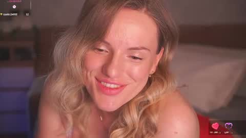 Snapshot of vanille_mystery chatting on 06/19/26, 12:59 Sophie online show from 06/19/26, 12:59