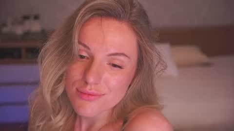 Snapshot of vanille_mystery chatting on 06/30/26, 11:06 Sophie online show from 06/30/26, 11:06