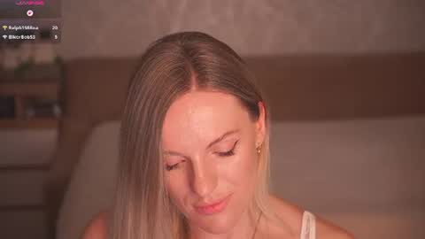 Snapshot of vanille_mystery chatting on 07/03/26, 11:22 Sophie online show from 07/03/26, 11:22