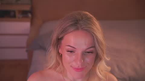 Snapshot of vanille_mystery chatting on 07/14/26, 02:05 Sophie online show from 07/14/26, 02:05