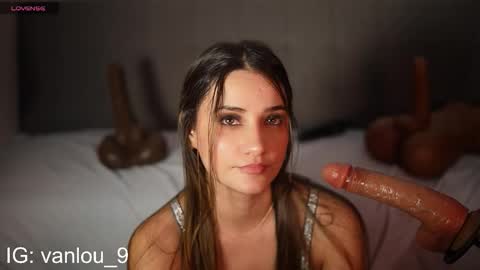 Vanilu online show from 11/26/25, 05:08