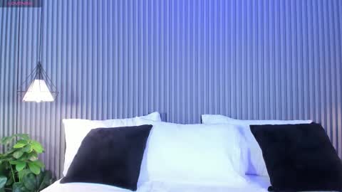 Snapshot of vanitysex chatting on 12/15/25, 11:47 Karine online show from 12/15/25, 11:47