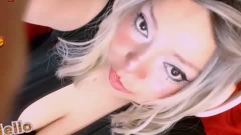 Snapshot of vanne_amet chatting on 10/16/25, 01:01 free follow me online show from 10/16/25, 01:01
