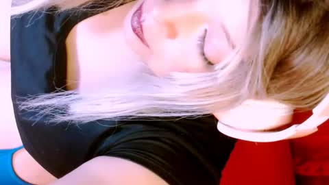 free  follow me online show from 04/21/26, 02:04