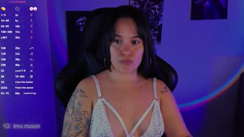 Vanne Moon online show from 10/28/25, 02:37