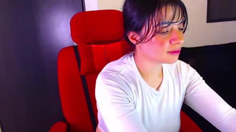 Snapshot of vannessa_shy chatting on 10/19/25, 12:44 Vanesa online show from 10/19/25, 12:44