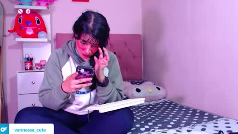 Snapshot of vannessa_shy chatting on 11/25/25, 11:38 Vanesa online show from 11/25/25, 11:38