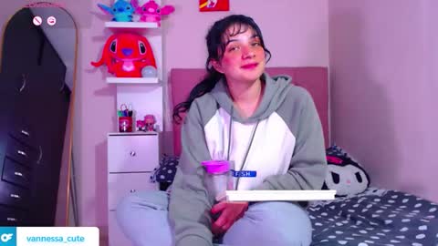 Snapshot of vannessa_shy chatting on 11/28/25, 12:13 Vanesa online show from 11/28/25, 12:13