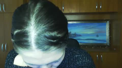 Snapshot of vanrey_ chatting on 03/05/25, 07:49 Vanessa online show from 03/05/25, 07:49