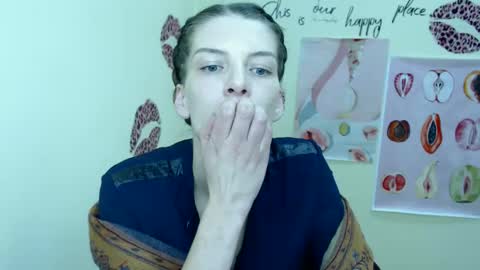 Snapshot of vanrey_ chatting on 03/07/25, 11:29 Vanessa online show from 03/07/25, 11:29