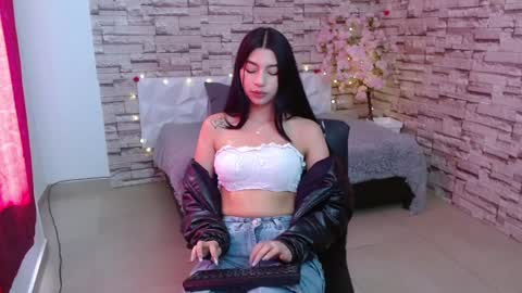 Snapshot of vanse_lust chatting on 12/12/24, 06:53 Karuna online show from 12/12/24, 06:53