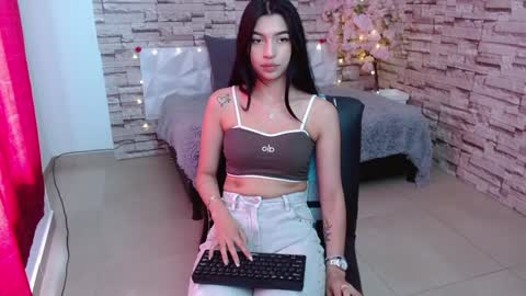 Snapshot of vanse_lust chatting on 12/13/24, 06:27 Karuna online show from 12/13/24, 06:27