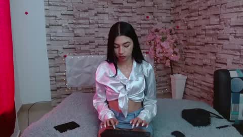 Snapshot of vanse_lust chatting on 01/10/25, 08:26 Karuna online show from 01/10/25, 08:26