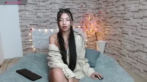 Snapshot of vanse_lust chatting on 02/10/25, 01:03 Karuna online show from 02/10/25, 01:03