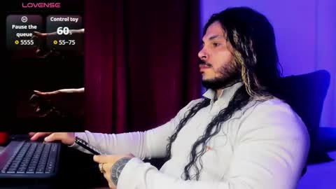 vanvelckan_ online show from 10/05/25, 04:44