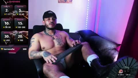 vanvelckan_ online show from 10/21/25, 05:46