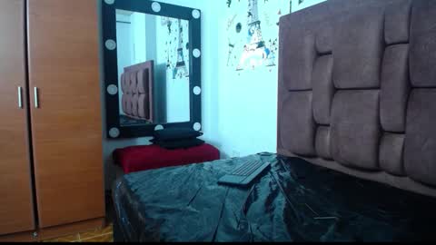 Snapshot of varascot chatting on 03/15/26, 03:01 varascot online show from 03/15/26, 03:01