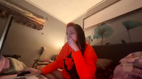 Snapshot of vaua089 chatting on 10/18/25, 05:54 vaua089 online show from 10/18/25, 05:54