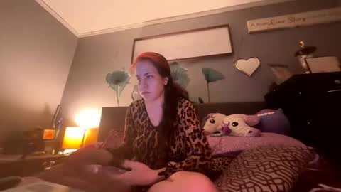 Snapshot of vaua089 chatting on 10/26/25, 01:33 vaua089 online show from 10/26/25, 01:33