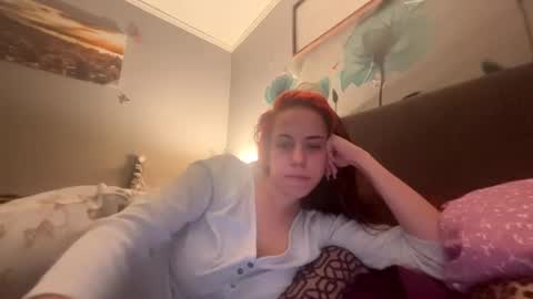 Snapshot of vaua089 chatting on 11/01/25, 01:51 vaua089 online show from 11/01/25, 01:51