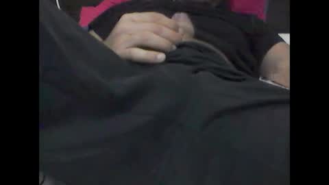 Snapshot of vavava0000 chatting on 11/15/25, 05:09 HORNY ROCK online show from 11/15/25, 05:09