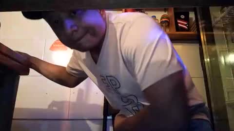 Snapshot of vboli08 chatting on 10/31/25, 03:40 vboli08 online show from 10/31/25, 03:40