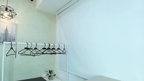 Victoria online show from 09/15/25, 01:11