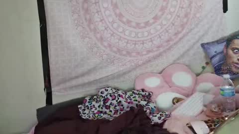 Snapshot of veelehanex3 chatting on 12/01/24, 04:29 Veronica Lehane online show from 12/01/24, 04:29