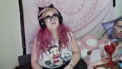 Snapshot of veelehanex3 chatting on 12/03/24, 02:25 Veronica Lehane online show from 12/03/24, 02:25