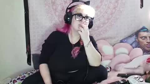 Snapshot of veelehanex3 chatting on 12/06/24, 02:28 Veronica Lehane online show from 12/06/24, 02:28